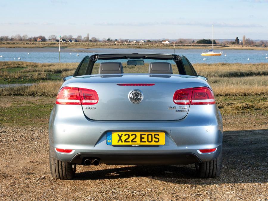  Volkswagen Eos 2.0 TDi BlueMotion 2010 года  (UK) (фото 7 из 29)